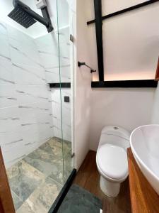 Ένα μπάνιο στο Cabaña con jacuzzi en Venecia