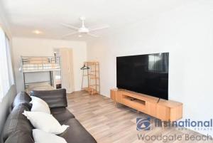 TV/trung tâm giải trí tại 4 Manley Smith Drive WALKERS POINT