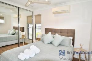 Ένα ή περισσότερα κρεβάτια σε δωμάτιο στο 3/11 Oak Street