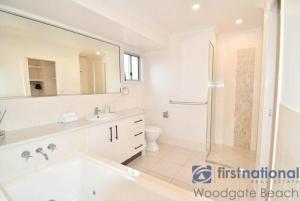 Koupelna v ubytování 3/11 Oak Street + 12 fotografií