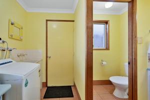 Koupelna v ubytování 4 Grevillea Court