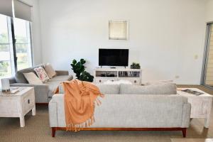 Μια τηλεόραση ή/και κέντρο ψυχαγωγίας στο 1/1 Hussar Court