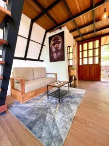 Χώρος καθιστικού στο Cabaña con jacuzzi en Venecia