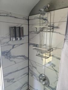 Koupelna v ubytování Stay in the heart of shopping! + 11 fotografií