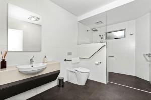 Ένα μπάνιο στο High on Kenneth +21 φωτογραφίες