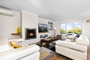 Μια τηλεόραση ή/και κέντρο ψυχαγωγίας στο High on Kenneth