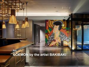 京都sequence KYOTO GOJO的一间画室，墙上挂着一幅画。