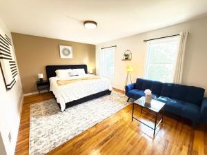 Postel nebo postele na pokoji v ubytování Luxury 3BR 2BA Retreat NYC Getaway Free Parking