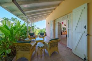 Balkón nebo terasa v ubytování Complexe Providencia - Villa Jacuzzi 3ch, Duplex, ou Studio - Proche mer