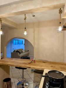 オアハカにあるCasa Resplandorのキッチン(カウンター付)、リビングルーム +14枚の写真