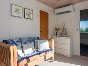 Χώρος καθιστικού στο 6 person holiday home in Ebeltoft +20 φωτογραφίες