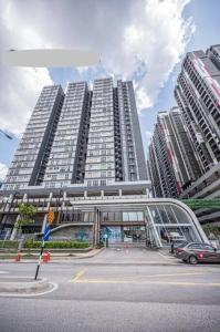 Το κτήριο όπου στεγάζεται  το διαμέρισμα