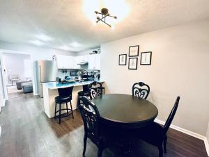 Kuchyň nebo kuchyňský kout v ubytování Inimitable DT Cozy Home