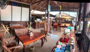 Posezení v ubytování เรือนแฝด Brook view