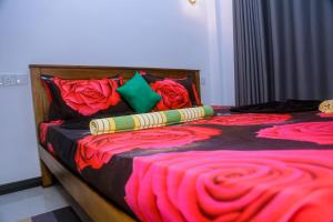 Кровать или кровати в номере Omeera Sand