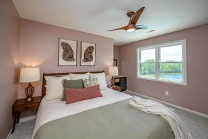 Ένα ή περισσότερα κρεβάτια σε δωμάτιο στο Elegant Fulton Columbia Estate 8 bd 6 ba on 10 acres +71 φωτογραφίες