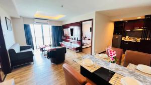 Χώρος καθιστικού στο GR SUITE Family Room