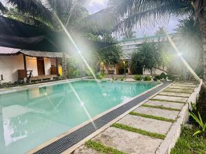 Bazén v ubytování North Shore Surf Camp nebo v jeho okolí