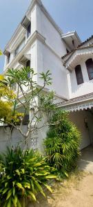 Budova, kde se aparthotel nachází