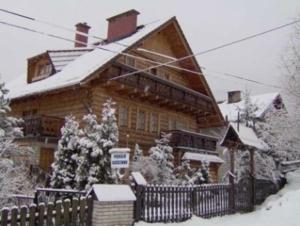 Willa Asia žiemą