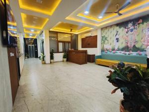 El lobby o recepción de Hotel Vatsalya By Shree Ji Group Of Hotels