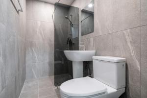 Ένα μπάνιο στο Alma Hotel +37 φωτογραφίες