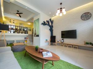 TV a/nebo společenská místnost v ubytování 極簡旅行民宿 Simple Travel B&B