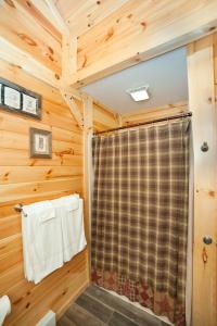 Ένα μπάνιο στο Vacation Rental for Things to Do in Rocky Gap State Park