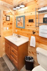 Ένα μπάνιο στο Vacation Rental for Things to Do in Rocky Gap State Park