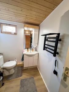 Ένα μπάνιο στο Nature&Chill Treehouses +23 φωτογραφίες