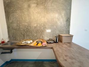 Jídlo v apartmánu nebo okolí + 24 fotografií