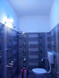 Ένα μπάνιο στο Leo residency INN SIRUMALAI