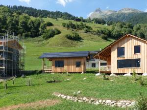 Peisaj natural din apropierea acestui apartament +23 fotografii