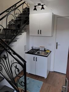 Η κουζίνα ή μικρή κουζίνα στο HiLL STAY tvoj odmor ka severu +18 φωτογραφίες