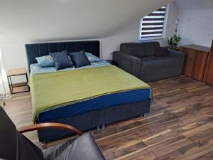 Ένα ή περισσότερα κρεβάτια σε δωμάτιο στο HiLL STAY tvoj odmor ka severu