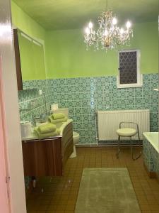 Koupelna v ubytování Im Zentrum von Ludwigslust entspannt wohnen, Entdecken Sie den Park und das Schloss oder Schwerin mit seinem Weltkulturerbe und die nahegelegene Ostsee