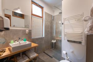 Koupelna v ubytování Charming Suites Jan Zonder Vrees + 91 fotografií