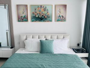 Postel nebo postele na pokoji v ubytování Colombo, Trizen Luxury Apartments, Sri Lanka + 95 fotografií