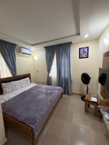 TV a/nebo společenská místnost v ubytování Bollington Adex house