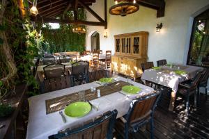 Un restaurant sau alt loc unde se poate mânca la Casa Mosului - Transfăgărășan Bed & Breakfast