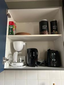 Kaffe- og tefaciliteter på Studio Jean Moulin + 3 billeder