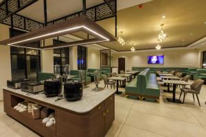 Restaurace v ubytování CherryLoft Luxury Resort