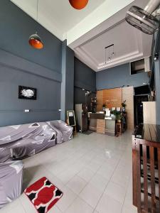 TV a/nebo společenská místnost v ubytování BedCabin