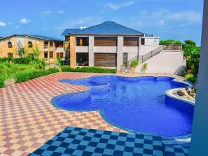 Bazén v ubytování Amaris Greens Resort nebo v jeho okolí