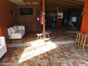 Χώρος καθιστικού στο Blue Tavern House