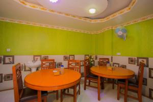 Posezení v ubytování OYO 222 Hotel New Himalayan