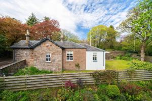 Κήπος έξω από το Binrock Lodge