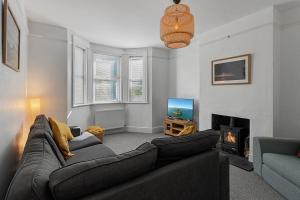 TV a/nebo společenská místnost v ubytování The Bay Retreat - Babbacombe