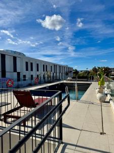 Πισίνα στο ή κοντά στο Canvas Sevilla Lago