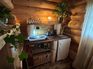 Η κουζίνα ή μικρή κουζίνα στο WoodMood Cabin with Spa
